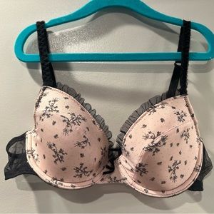Bras 32B in good condition
